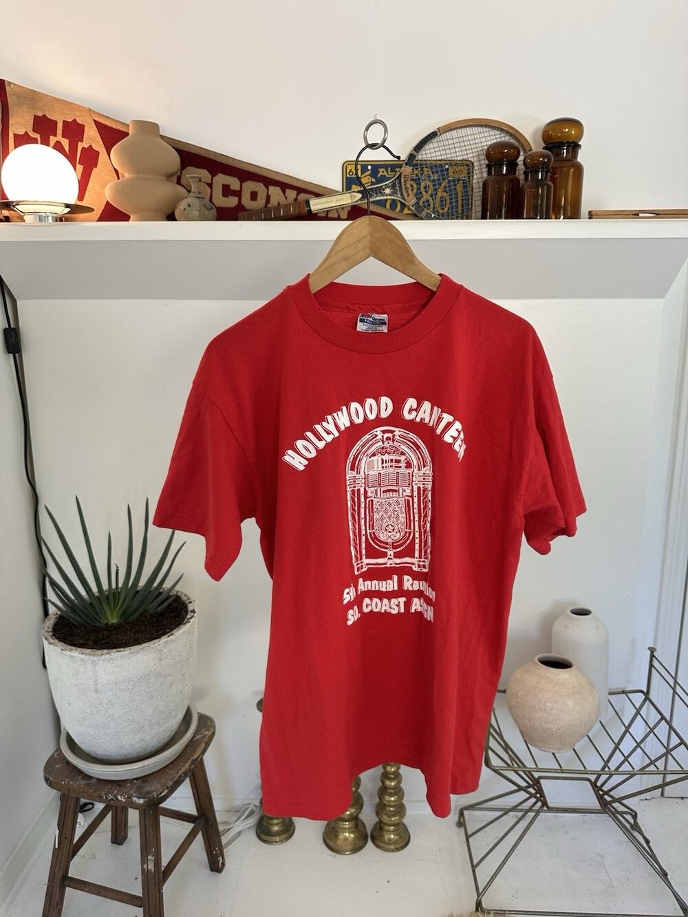 Vintage 80s Single Stitch Hollywood Canteen T-Shirt XL
